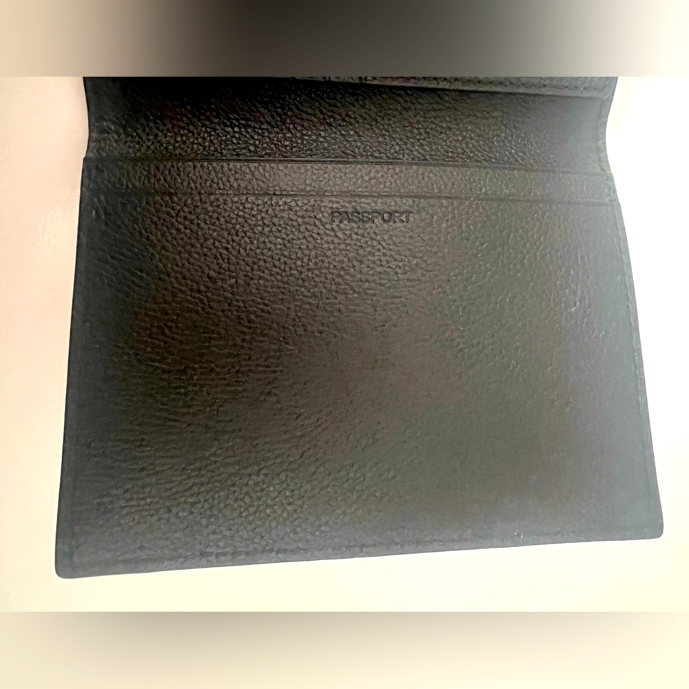 COACH Passport Case with card slots - Picture 4 of 15